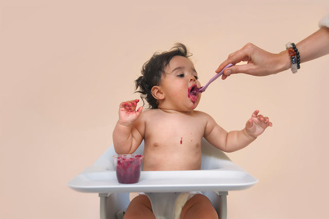 Creating a weaning plan: superfoods for 6-12 months